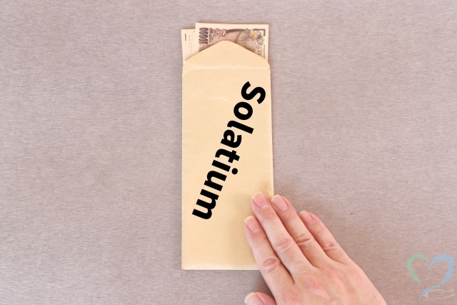 慰謝料の入った封筒